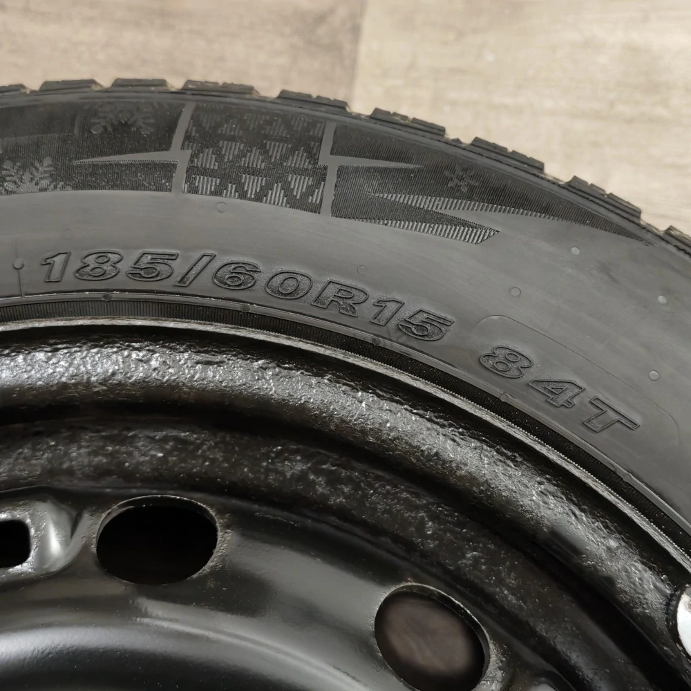 Zimní kola Škoda, Volkswagen, Seat, Audi 185/60 R15 č. AK220