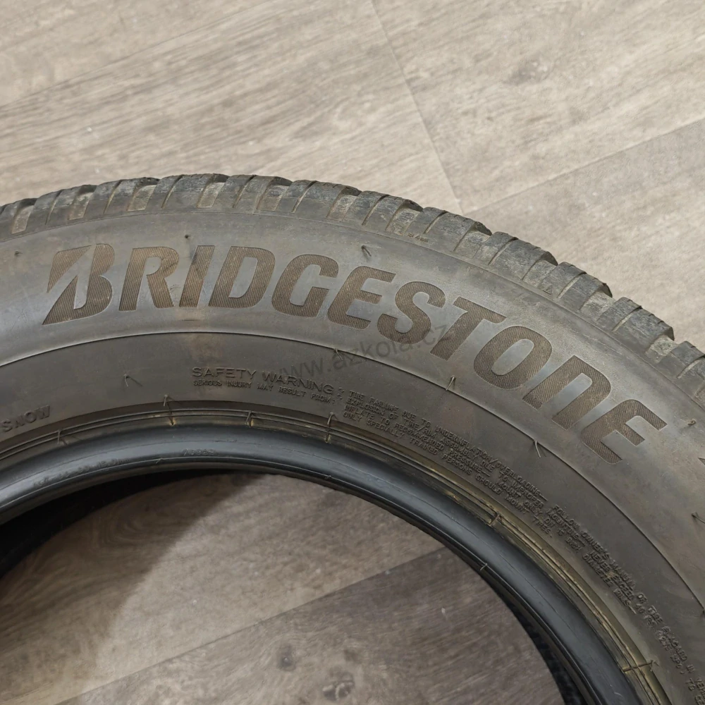 Zimní pneumatiky 215/70 R16 Bridgestone č. AP1081