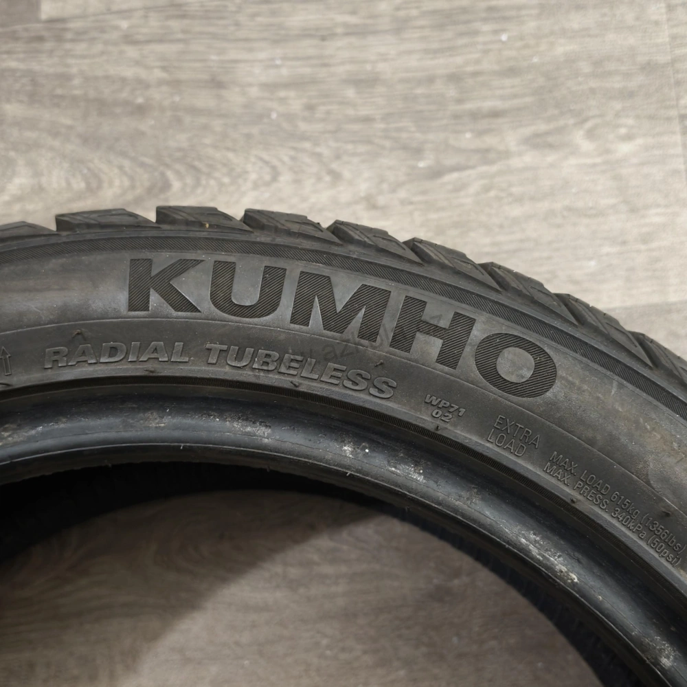 Zimní pneumatiky 215/45 R17 Kumho č. AP1111
