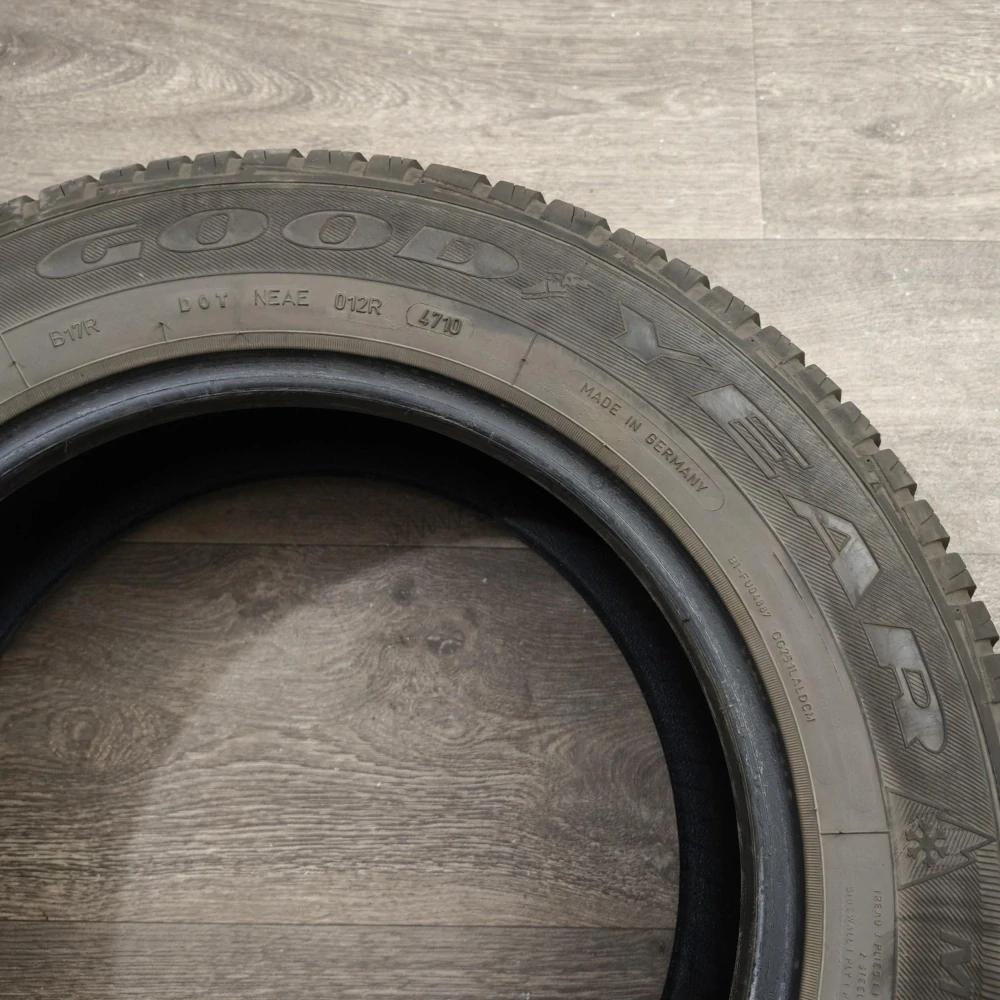 Zimní pneumatiky 195/65 R15 GoodYear č. AP1144