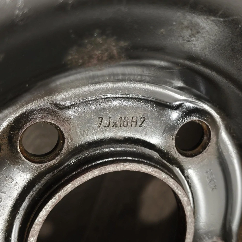 Zimní kola Citroen, Fiat, Peugeot, Toyota, Opel 215/65 R16C č.AK227