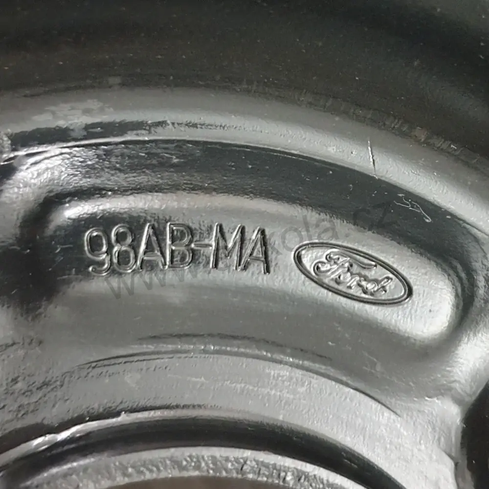 Sada zimních kol Ford 195/60 R15 č. AK70
