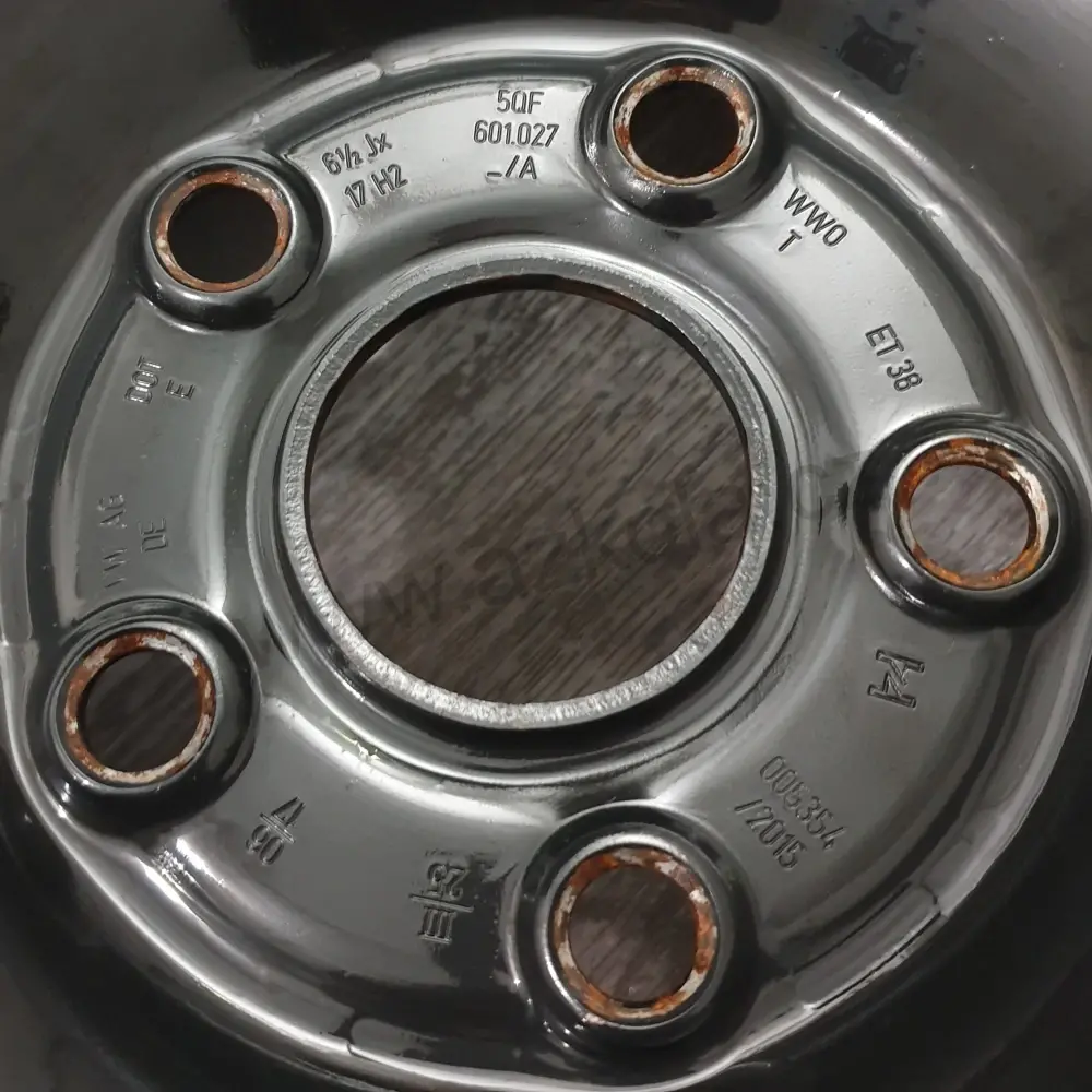 Sada zimních kol Škoda, Volkswagen, Seat, Audi 215/65 R17 č. AK81