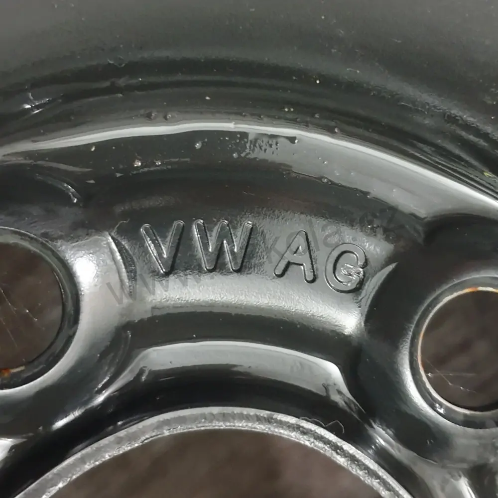 Sada zimních kol Škoda, Volkswagen, Seat, Audi 195/60 R16 č. AK37
