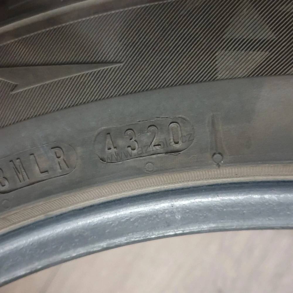 Zimní pneumatiky 225/45 R17 Nexen č. AP756