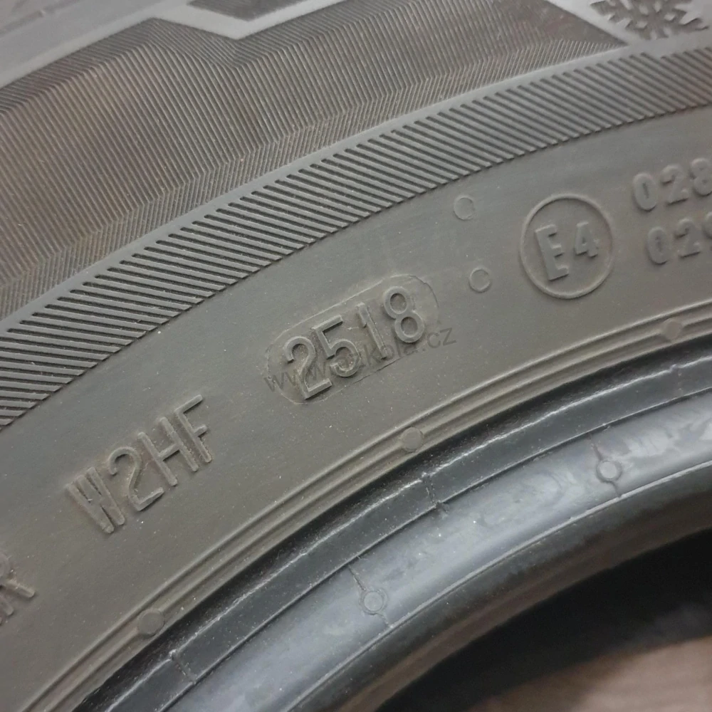 Zimní pneumatiky 175/70 R14 Barum č. AP770