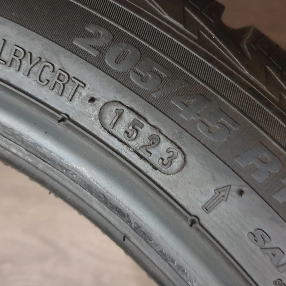 Celoroční pneumatiky 205/45 R17 Kumho č. AP788