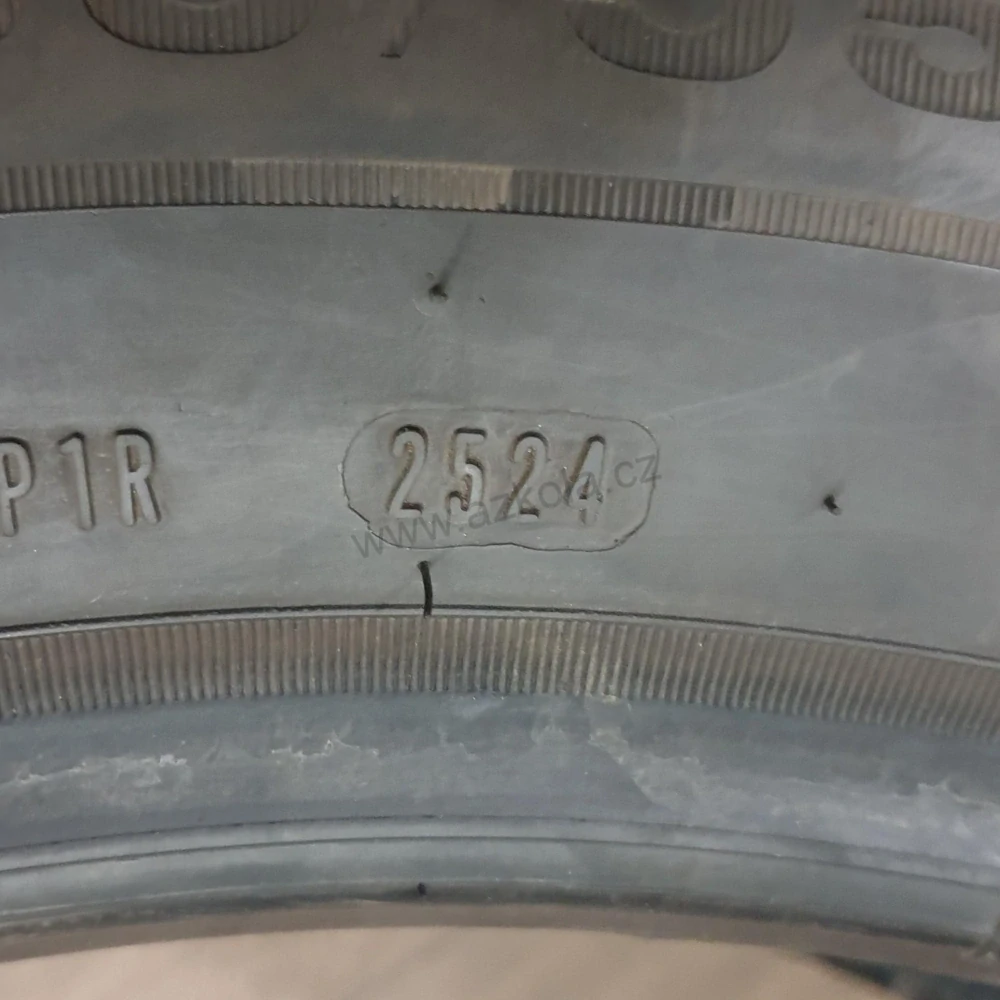 Zimní pneumatiky 235/55 R19 Dunlop č. AP809