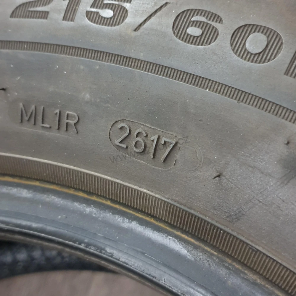 Zimní pneumatiky 215/60 R16 Dunlop č. AP810