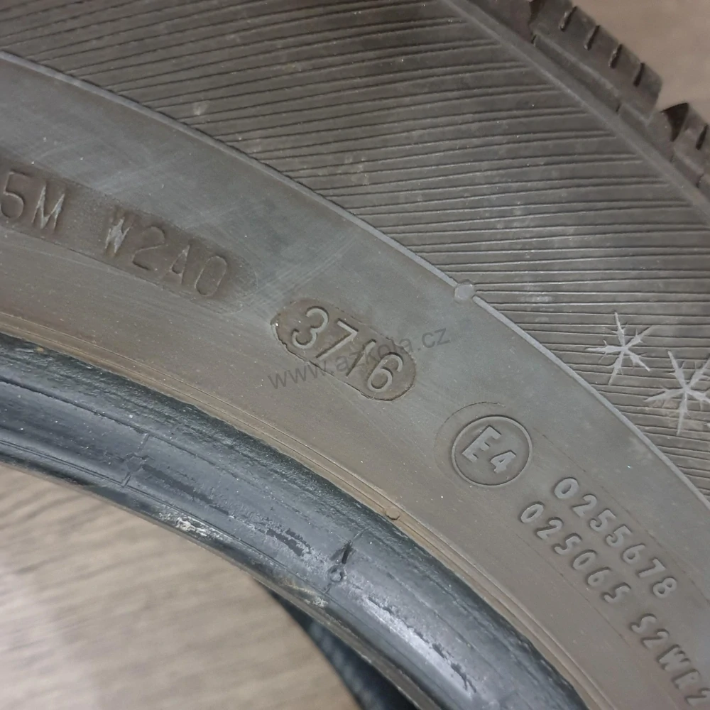 Zimní pneumatiky 215/60 R16 Barum č. AP828