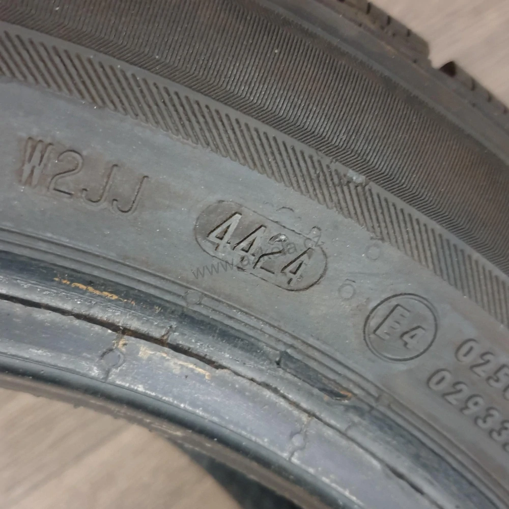 Zimní pneumatiky 185/55 R15 Barum č. AP832