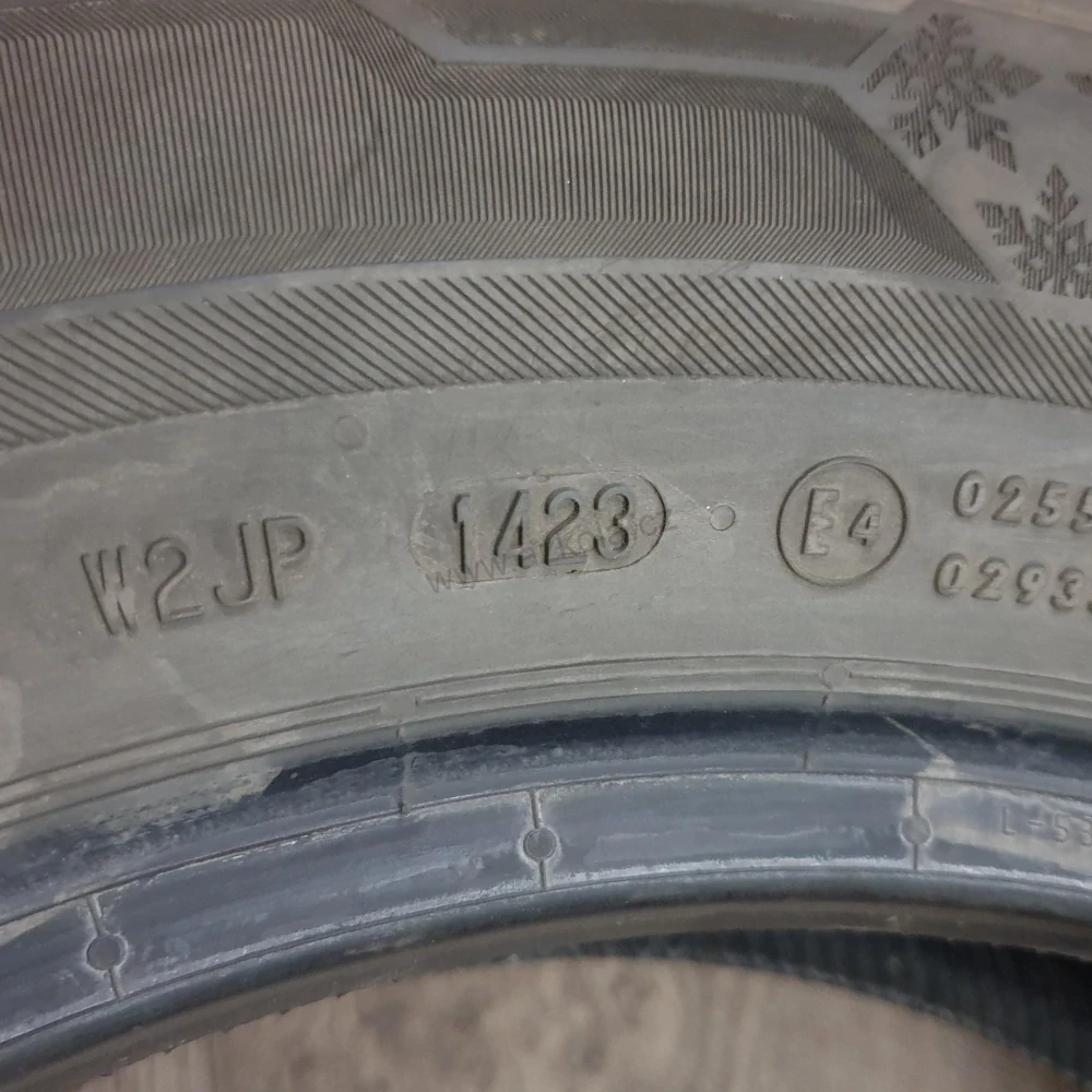 Zimní pneumatiky 205/60 R16 Barum č. AP843