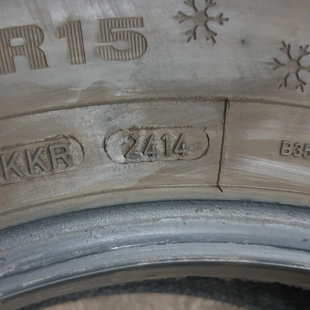 Zimní pneumatiky 195/65 R15 Dunlop č.AP869