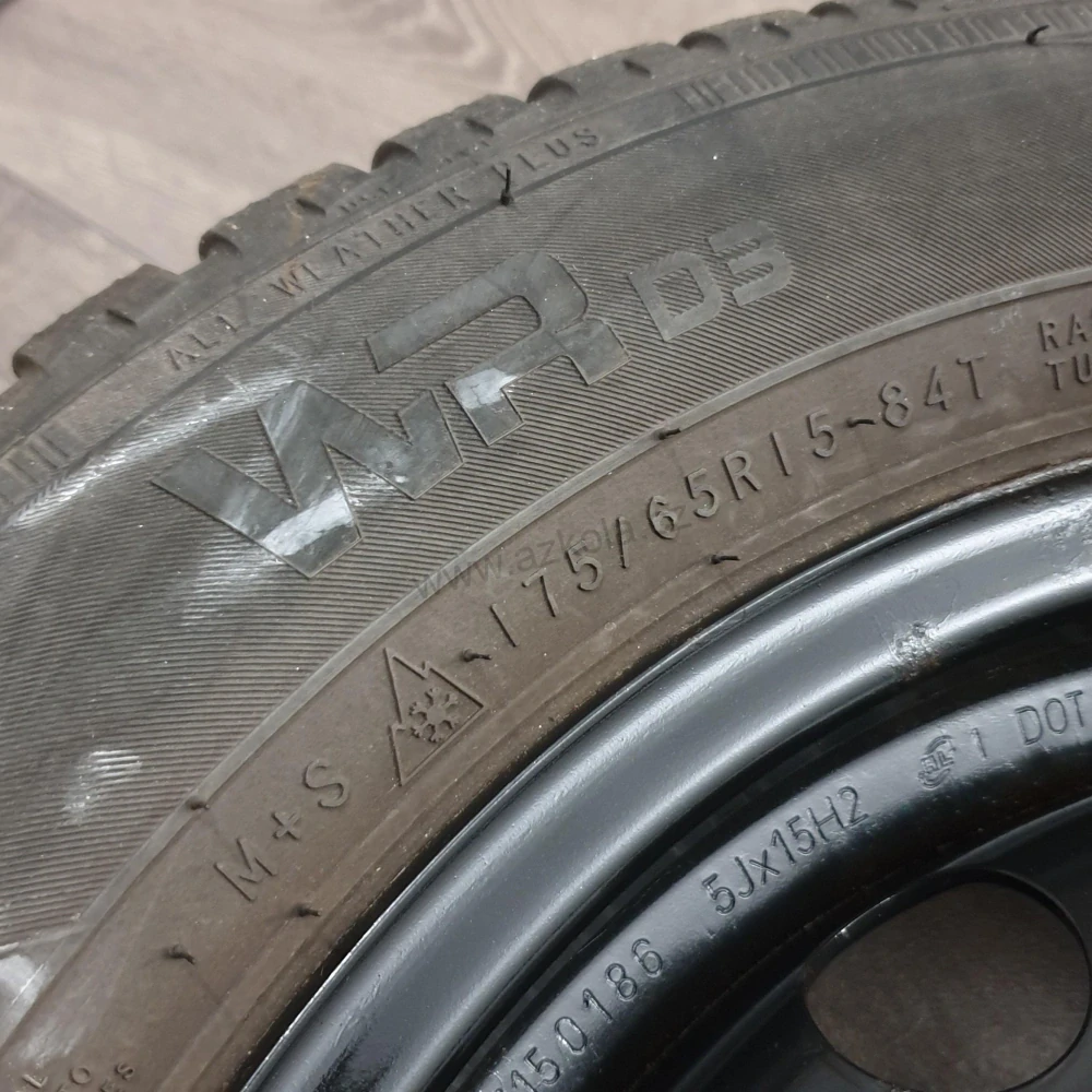 Zimní kola Toyota Yaris 175/65 R15 č. AK164