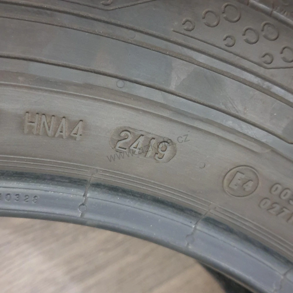 Letní pneumatiky 215/60 R17C Continental č. AP880