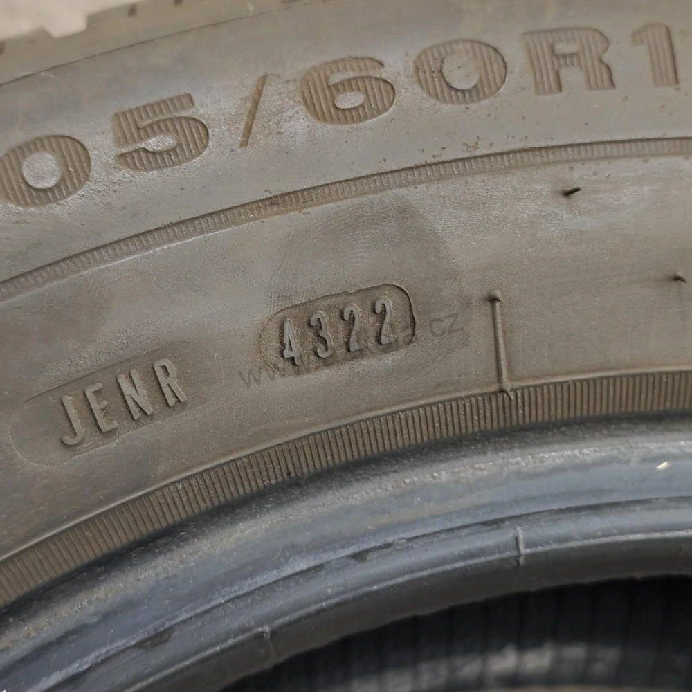 Zimní pneumatiky 205/60 R16 Dunlop č. AP912