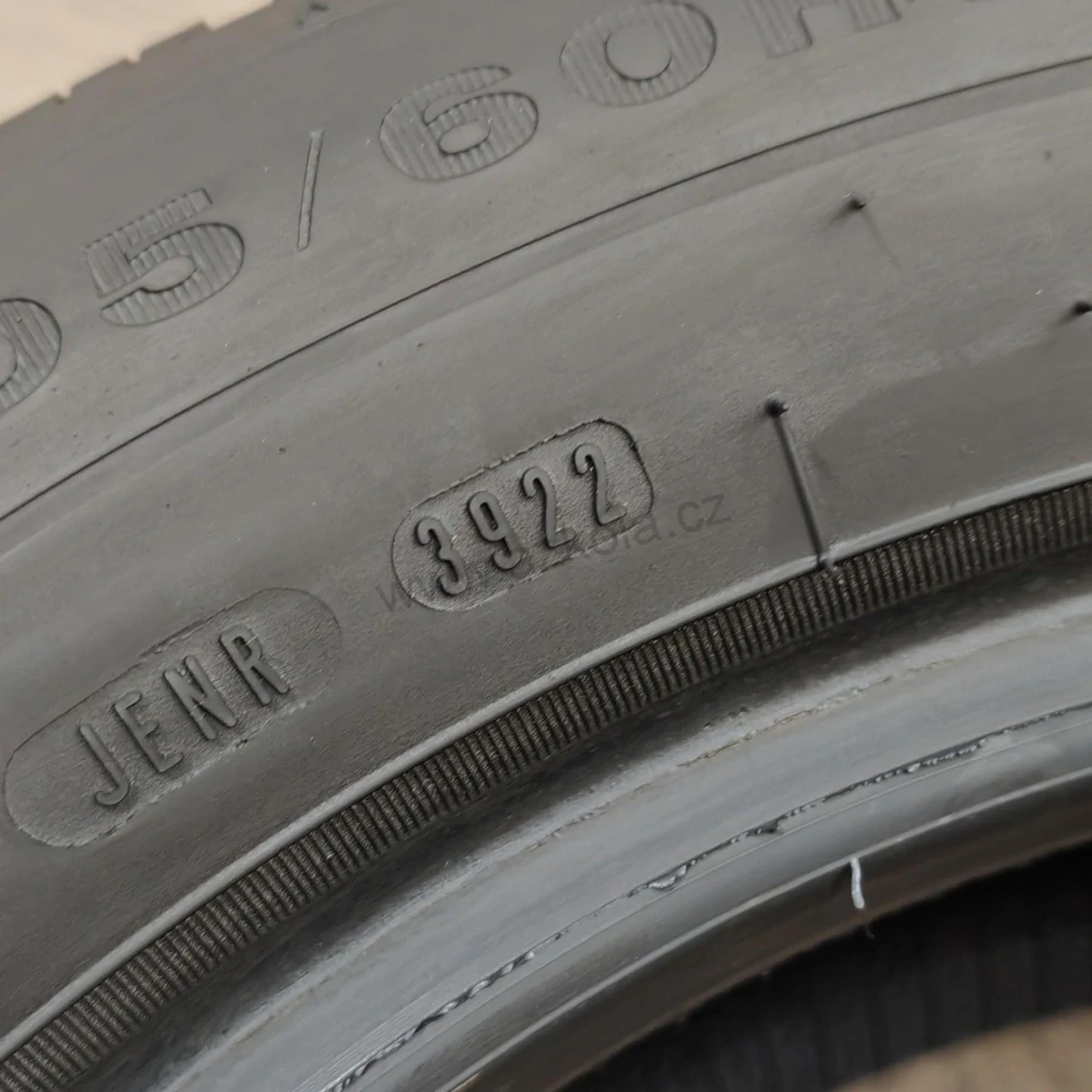 Zimní pneumatiky 205/60 R16 Dunlop č. AP915
