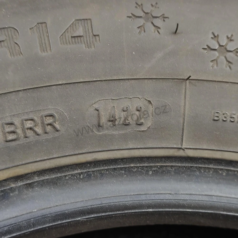 Zimní pneumatiky 165/70 R14 Dunlop č. AP926