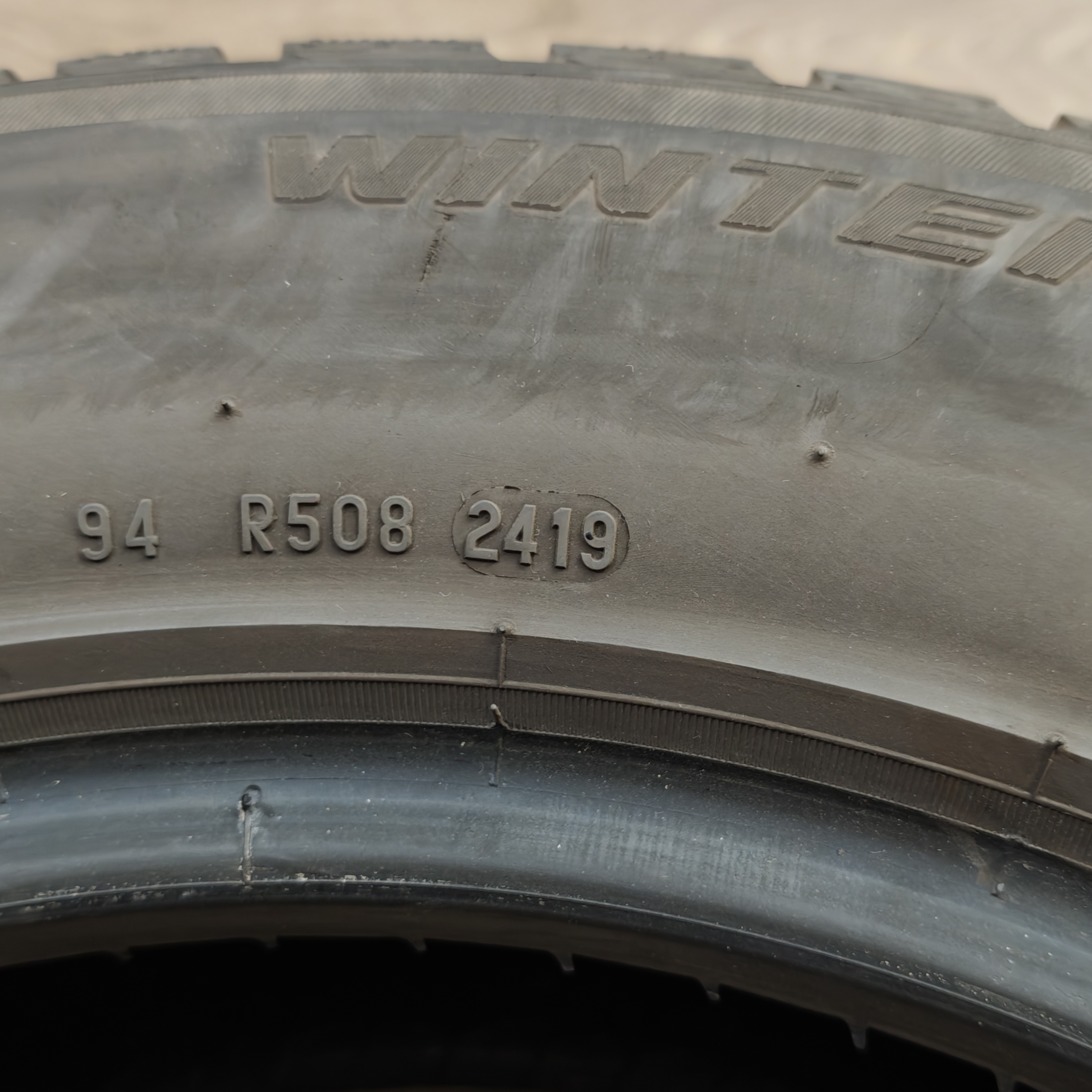 Zimní pneumatiky 215/60 R16 Pirelli č. AP980