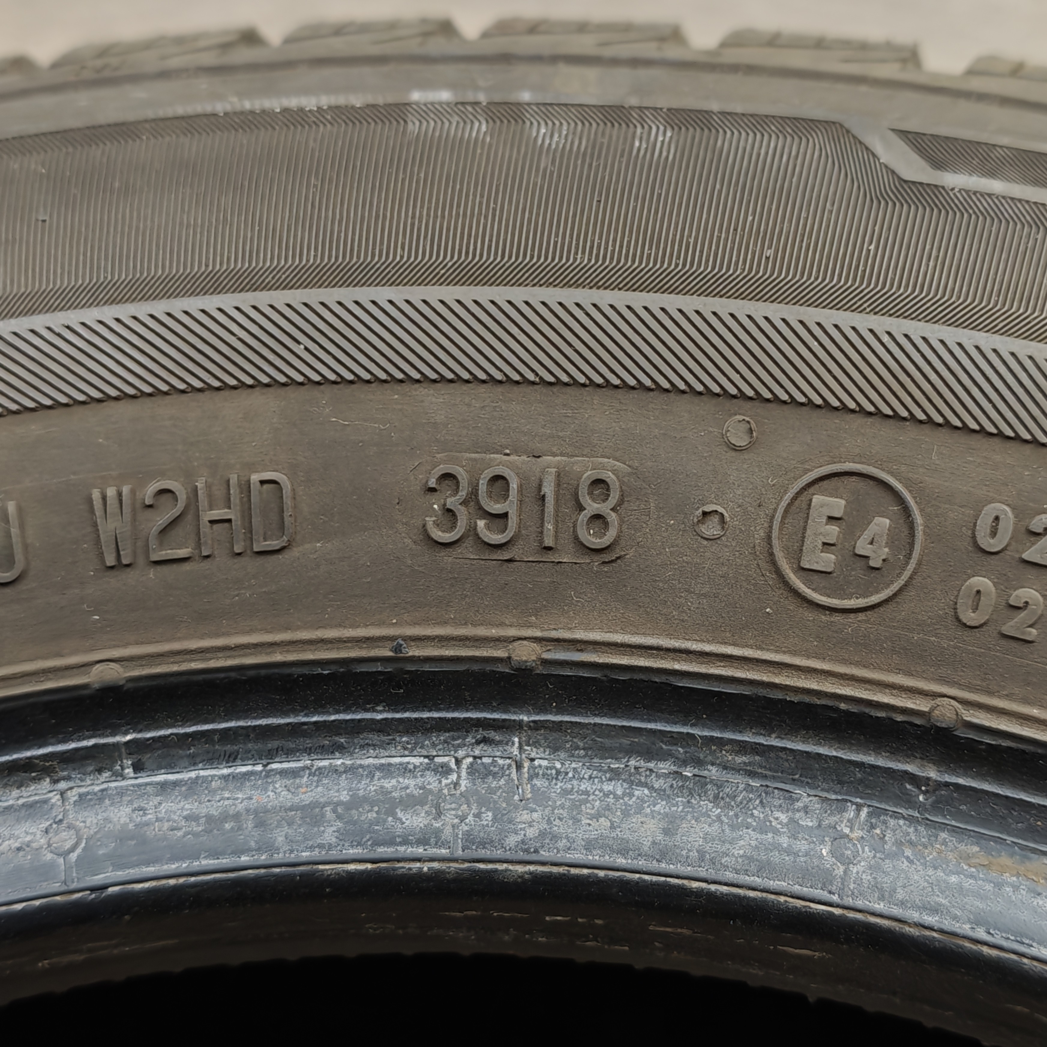 Zimní pneumatiky 165/70 R14 Dunlop č. AP982