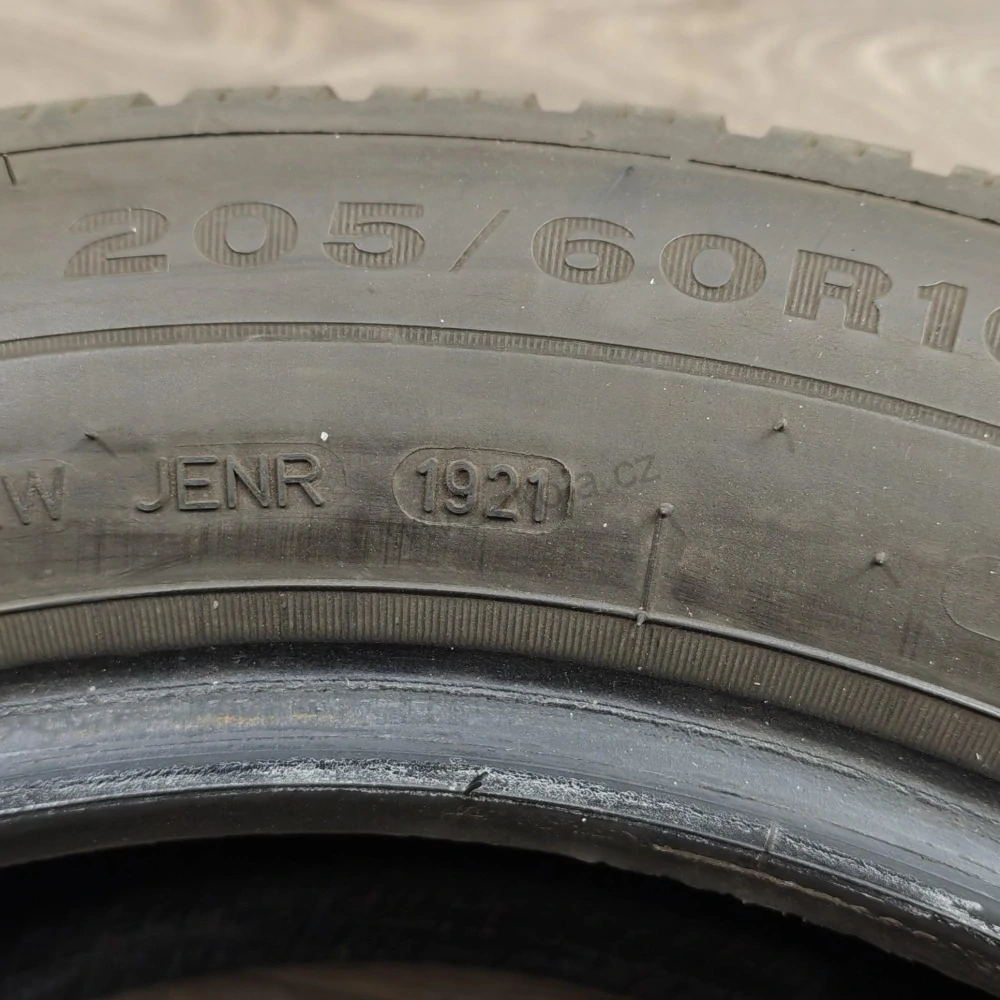 Zimní pneumatiky 205/60 R16 Dunlop č. AP997