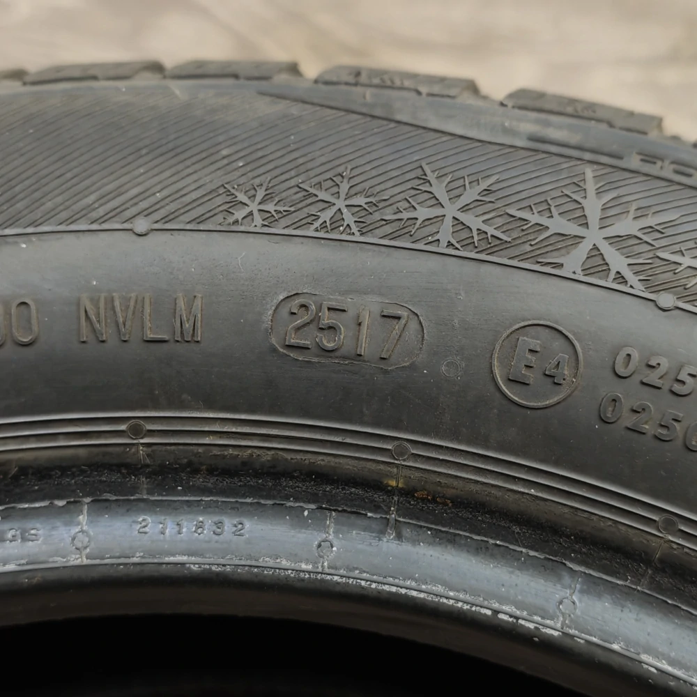 Zimní pneumatiky 185/60 R15 Barum č. AP1000