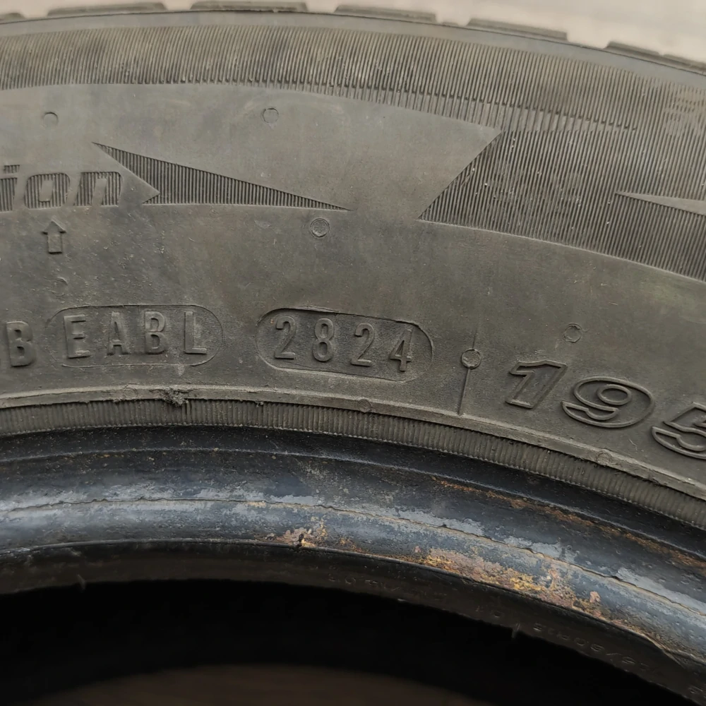 Zimní pneumatiky 195/60 R15 Nexen č. AP1009