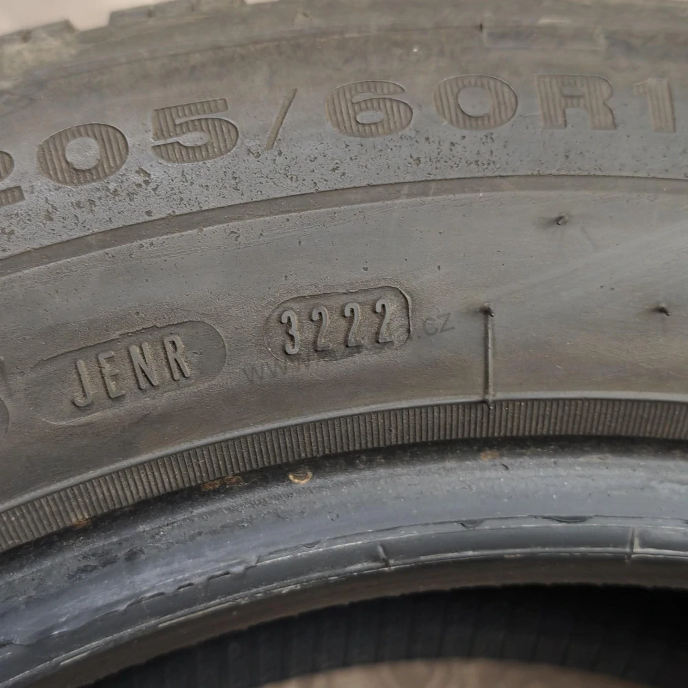 Zimní pneumatiky 205/60 R16 Dunlop č. AP1035