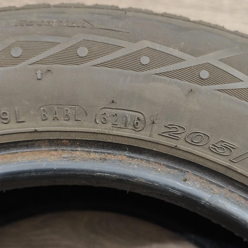 Zimní pneumatiky 205/65 R15 Nexen č. AP1038