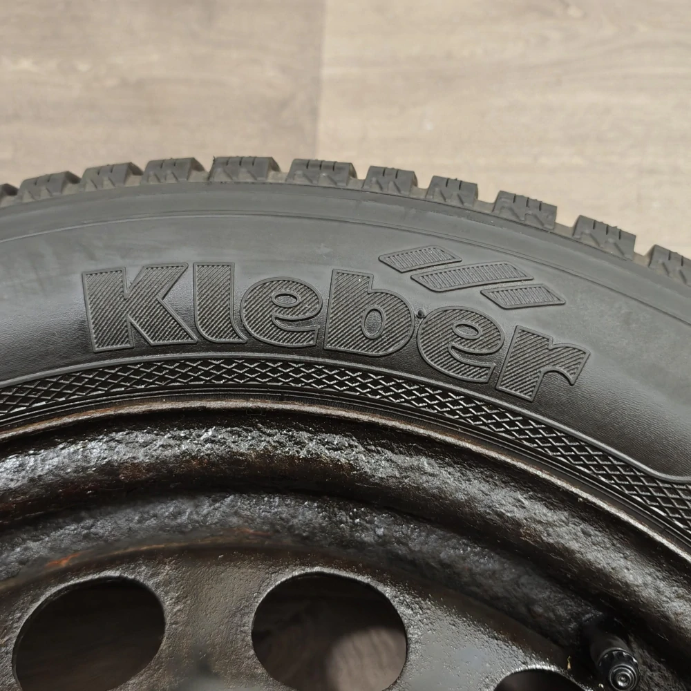 Zimní kola Škoda, Volkswagen, Seat, Audi 205/55 R16 č. AK216