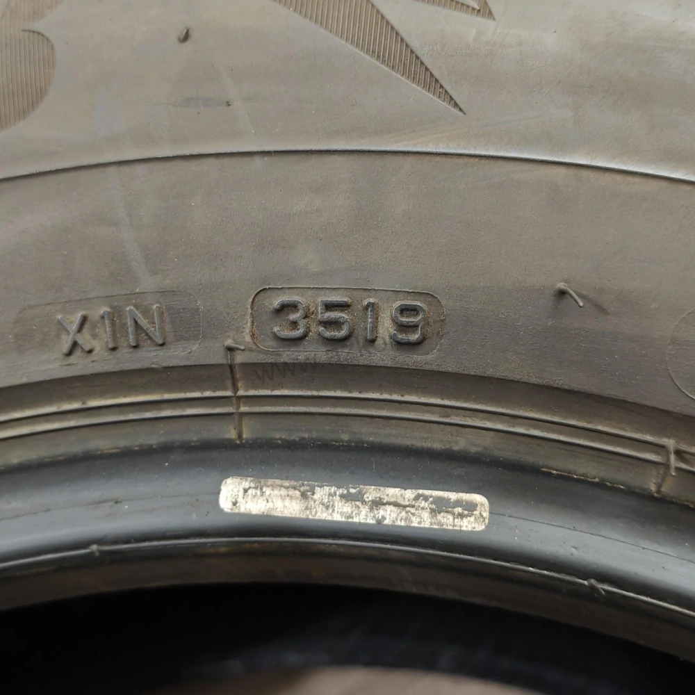 Zimní pneumatiky 215/70 R16 Bridgestone č. AP1081