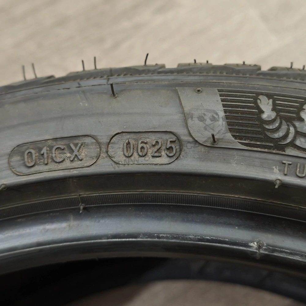 Zimní pneumatiky 235/40 R19 Michelin č. AP1085