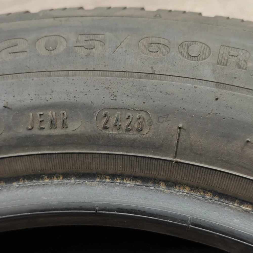 Zimní pneumatiky 205/60 R16 Dunlop č. AP1096