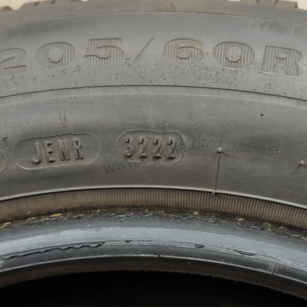 Zimní pneumatiky 205/60 R16 Dunlop č. AP1098