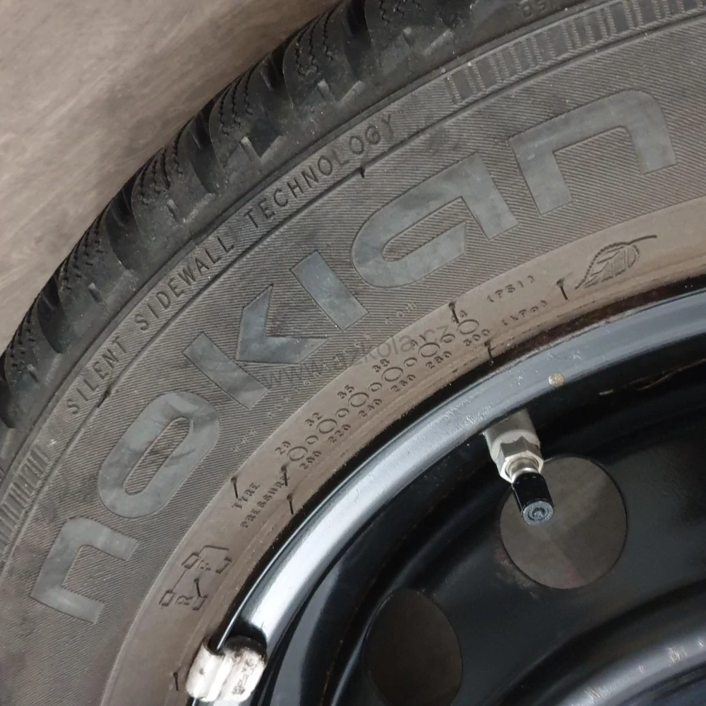 Zimní kola Toyota Yaris 175/65 R15 č. AK164